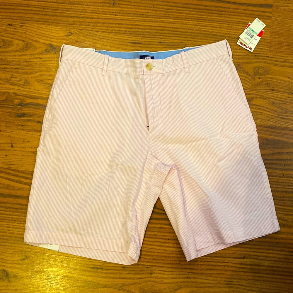 NWT Men’s Izod pink shorts.